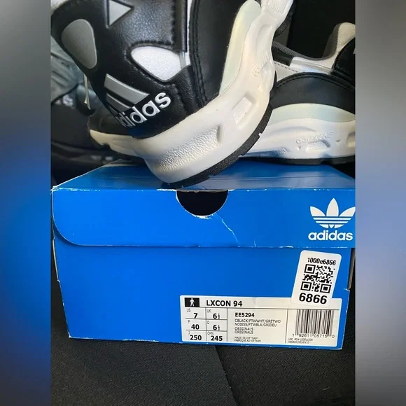 LXCON 94 'Black White' – Size US 7 - Picture 4 of 4